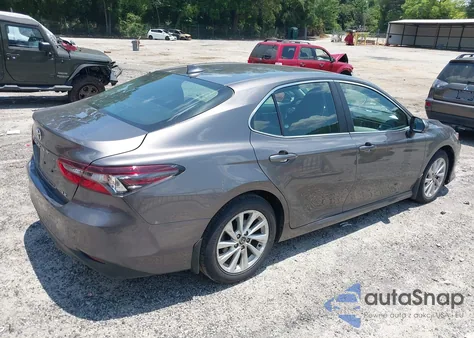 2023 Toyota Camry Le z USA, uszkodzony, nr VIN 4T1R11AK9PU813037